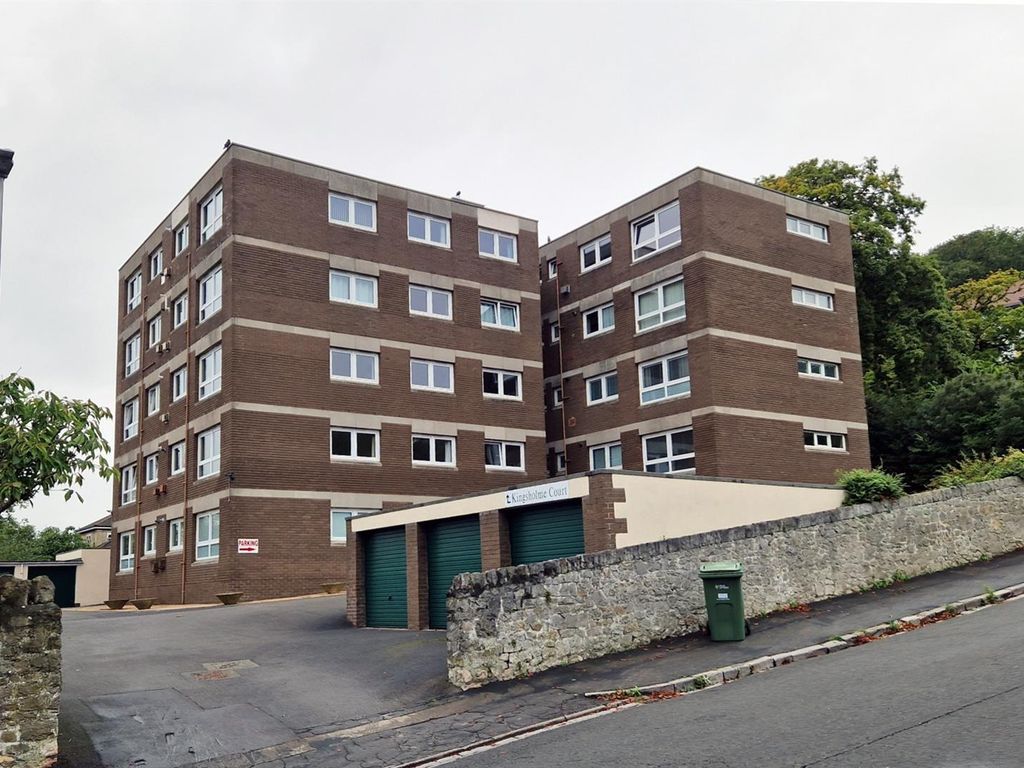 2 bed flat for sale in Arundell Road, Weston-Super-Mare BS23, £159,950