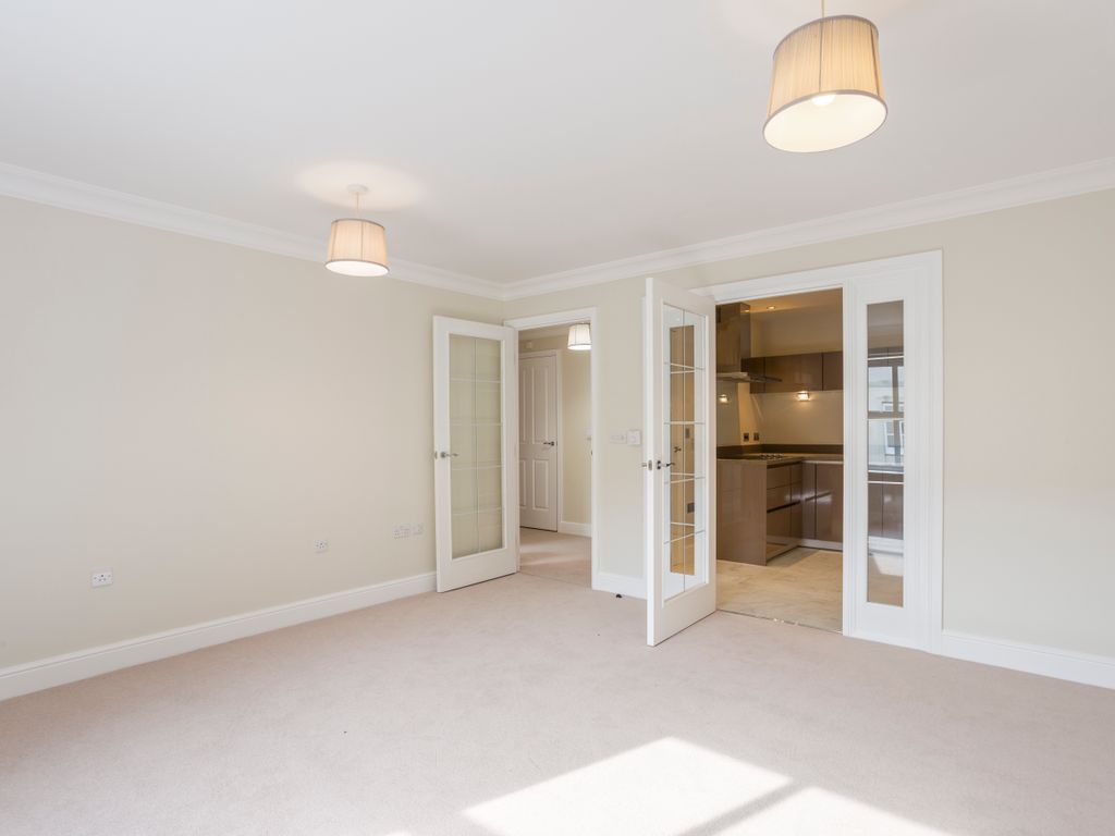 1 bed flat for sale in Inglewood House, Templeton Road, Kintbury RG17, £325,000