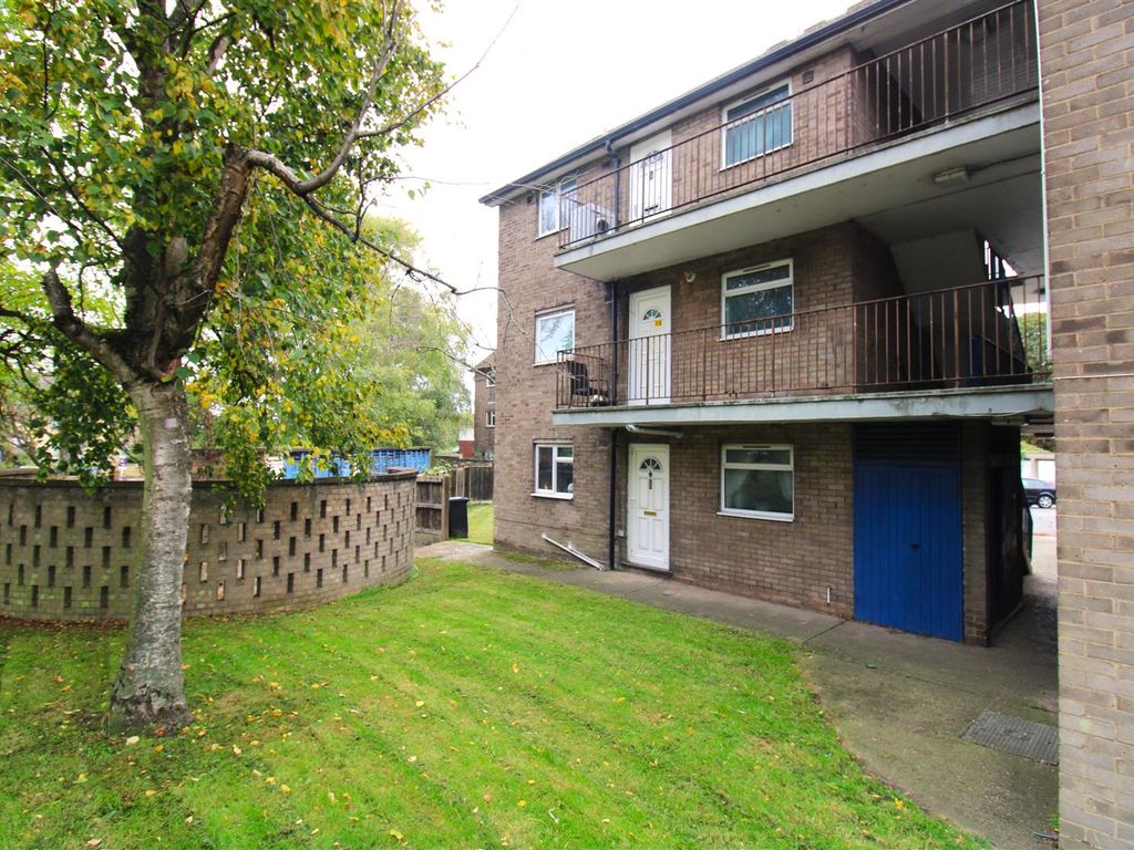 1 bed flat for sale in Tollgate Place, Corby NN18, £105,000