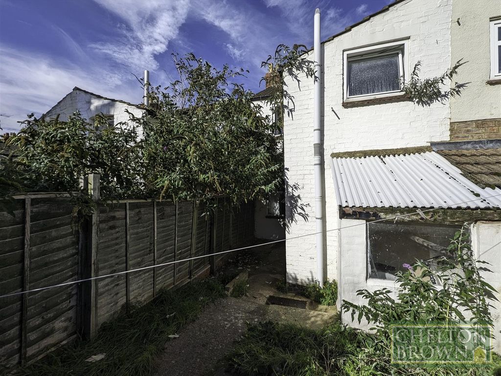2 bed terraced house for sale in Stanley Street, Semilong, Northampton NN2, £189,995