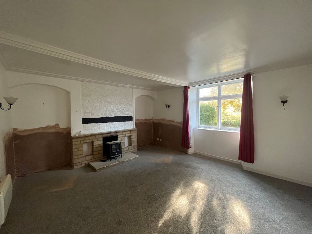 1 bed flat for sale in Lawton Avenue, Carterton OX18, £135,000