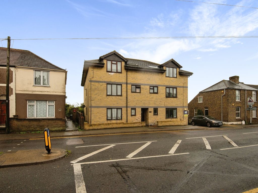 1 bed flat for sale in Chatham Hill, Chatham ME5, £150,000