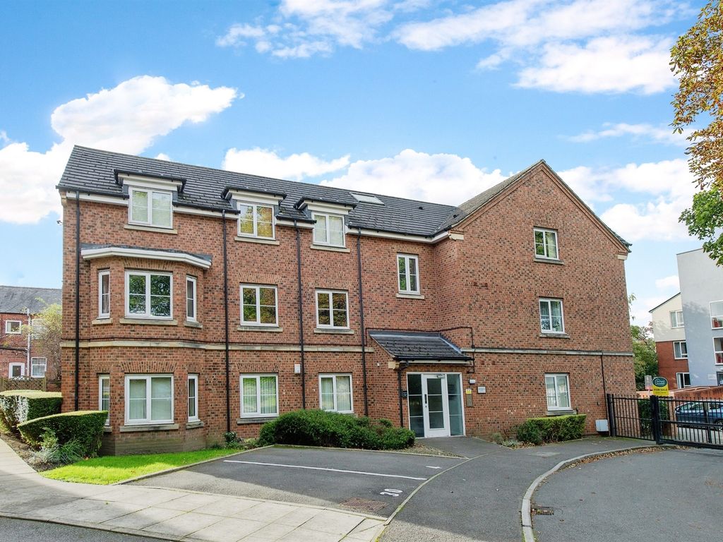 2 bed flat for sale in Castle Grove, Pontefract WF8, £100,000