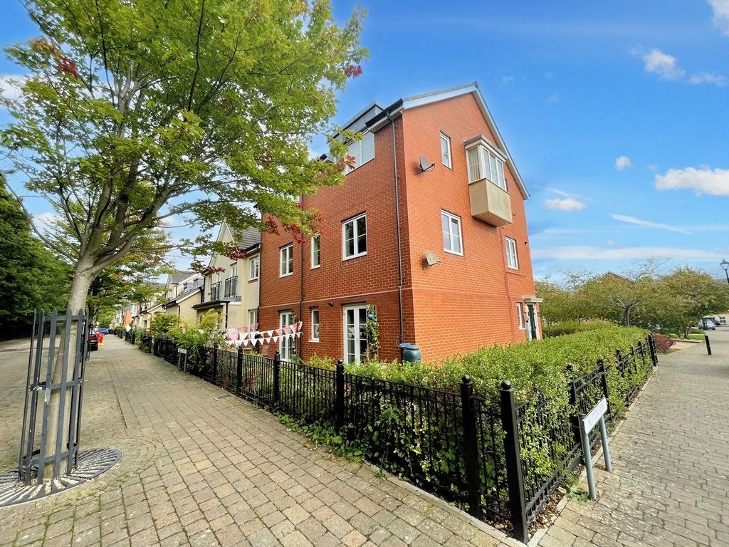 1 bed flat for sale in Hutton Row, South Shields NE33, £90,000