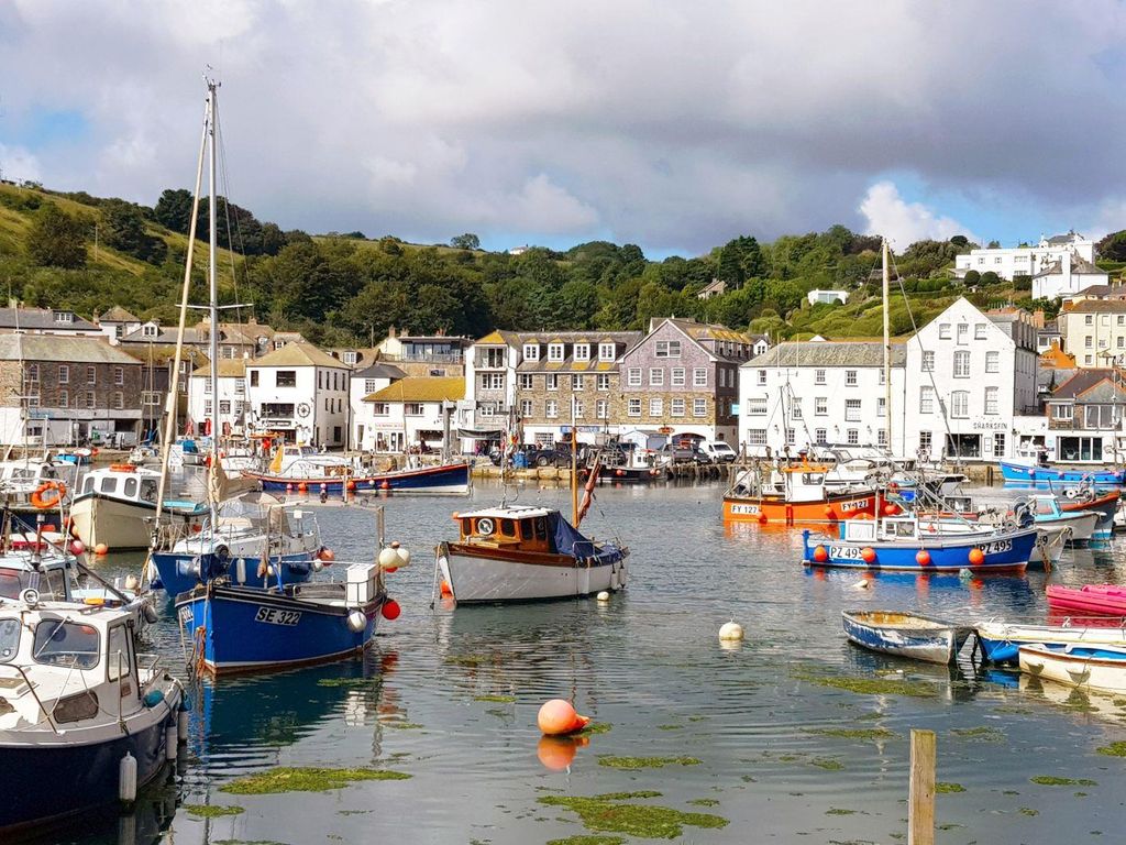 2 bed flat for sale in Middle Wharf, Mevagissey, St. Austell PL26, £187,500