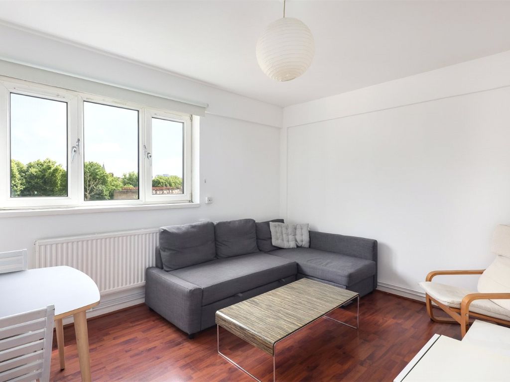 1 bed flat for sale in Approach Road, Victoria Park, London E2, £300,000