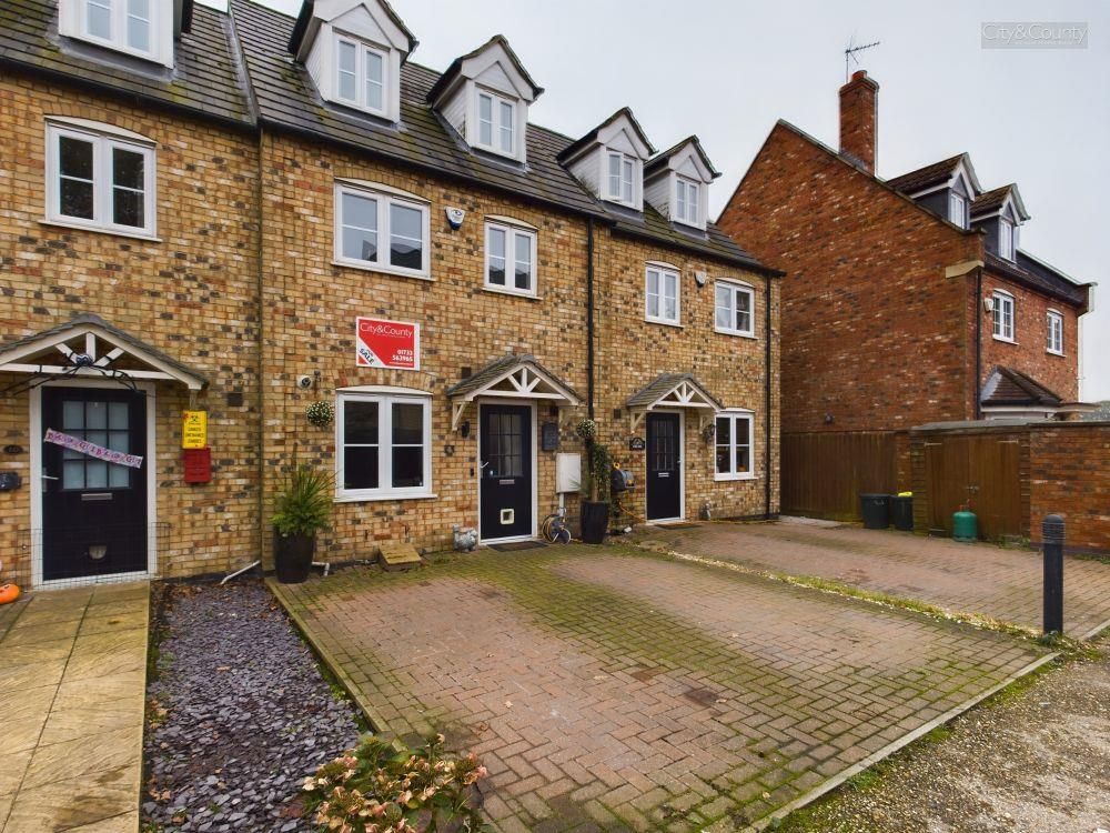 4 bed town house for sale in Oak Square, Crowland, Peterborough PE6, £255,000
