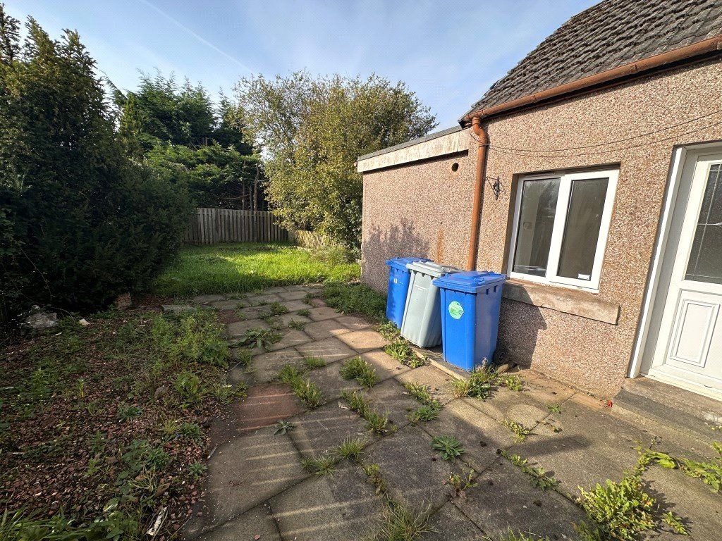 2 bed bungalow for sale in Vicars Road, Stonehouse ML9, £49,000