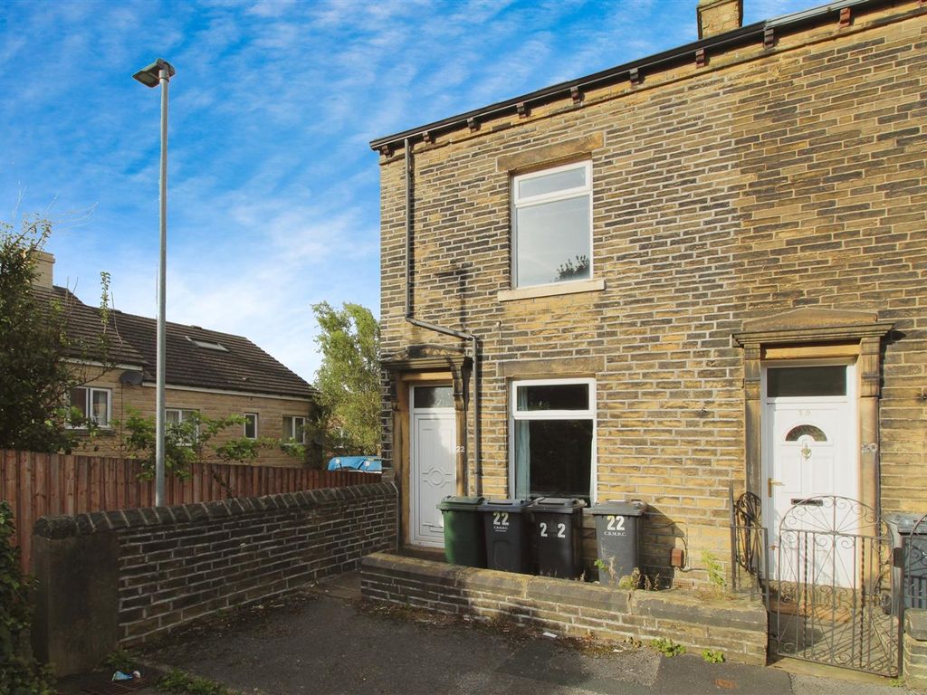 2 bed end terrace house for sale in Bartle Place, Bradford BD7, £90,000