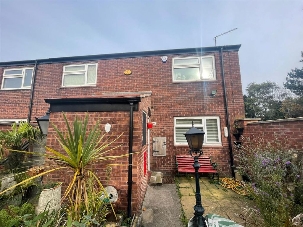 2 bed property for sale in Woburn Street, Hull HU3, £90,000