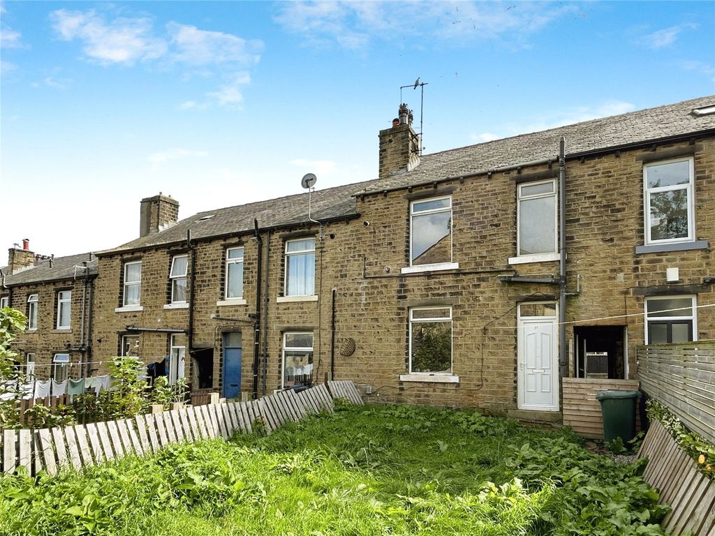1 bed terraced house for sale in May Street, Crosland Moor, Huddersfield HD4, £60,000