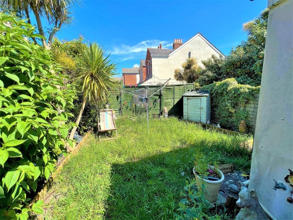 1 bed flat for sale in Abbotsbury Road, Weymouth DT4, £120,000