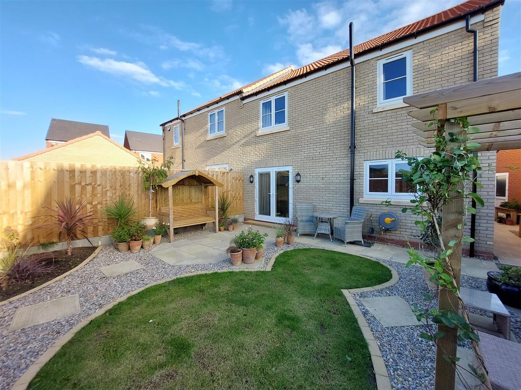 3 bed semi-detached house for sale in Bilberry Avenue, Eastfield, Scarborough YO11, £244,950