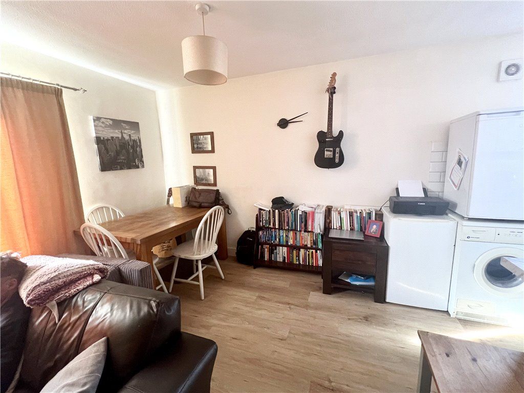 1 bed flat for sale in Girton Way, Stamford, Lincolnshire PE9, £149,500