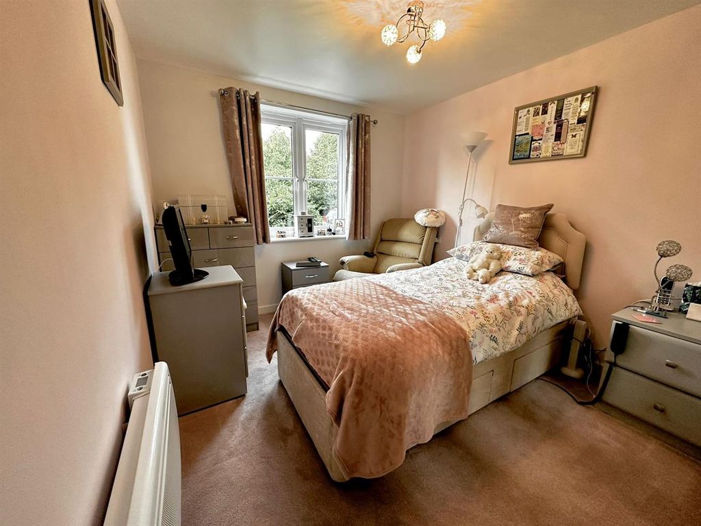 2 bed flat for sale in Rajar Walk, Mobberley, Knutsford WA16, £185,000