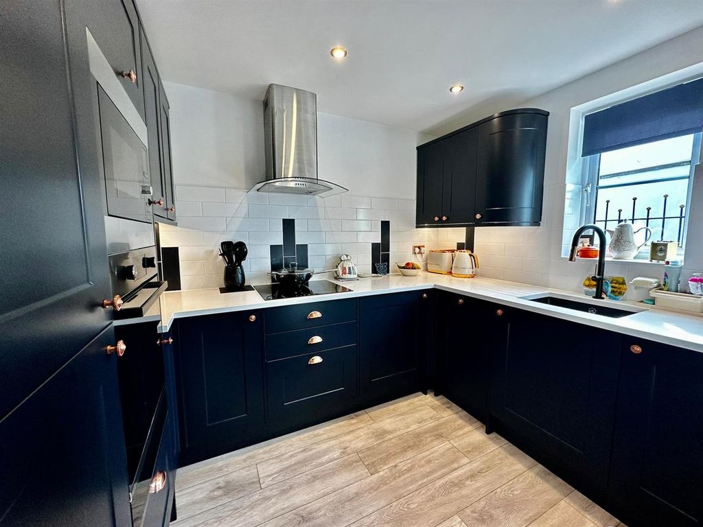 2 bed flat for sale in Rajar Walk, Mobberley, Knutsford WA16, £185,000