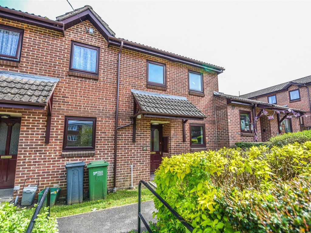 2 bed town house for sale in Henlow Drive, Dursley GL11, £165,000
