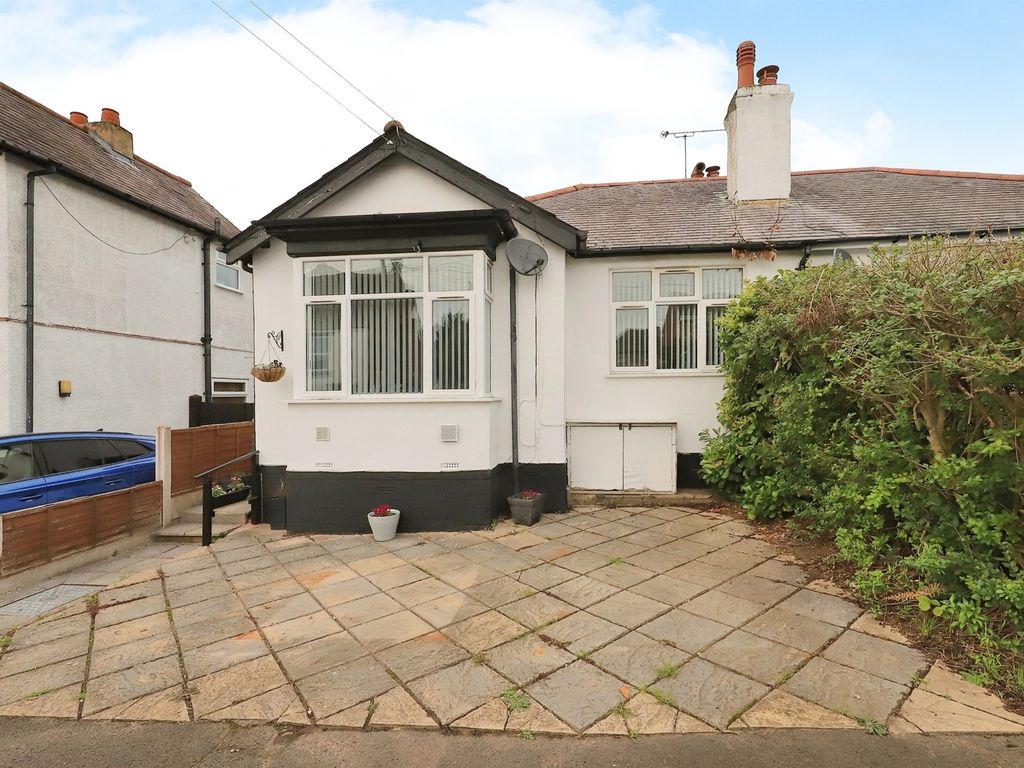 3 bed semi-detached bungalow for sale in Westbourne Road, Penn, Wolverhampton WV4, £260,000