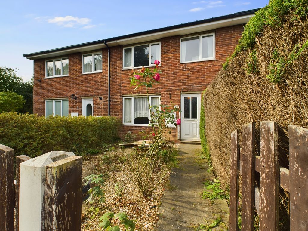3 bed terraced house for sale in Warren Gardens, Chapeltown, Sheffield S35, £137,500