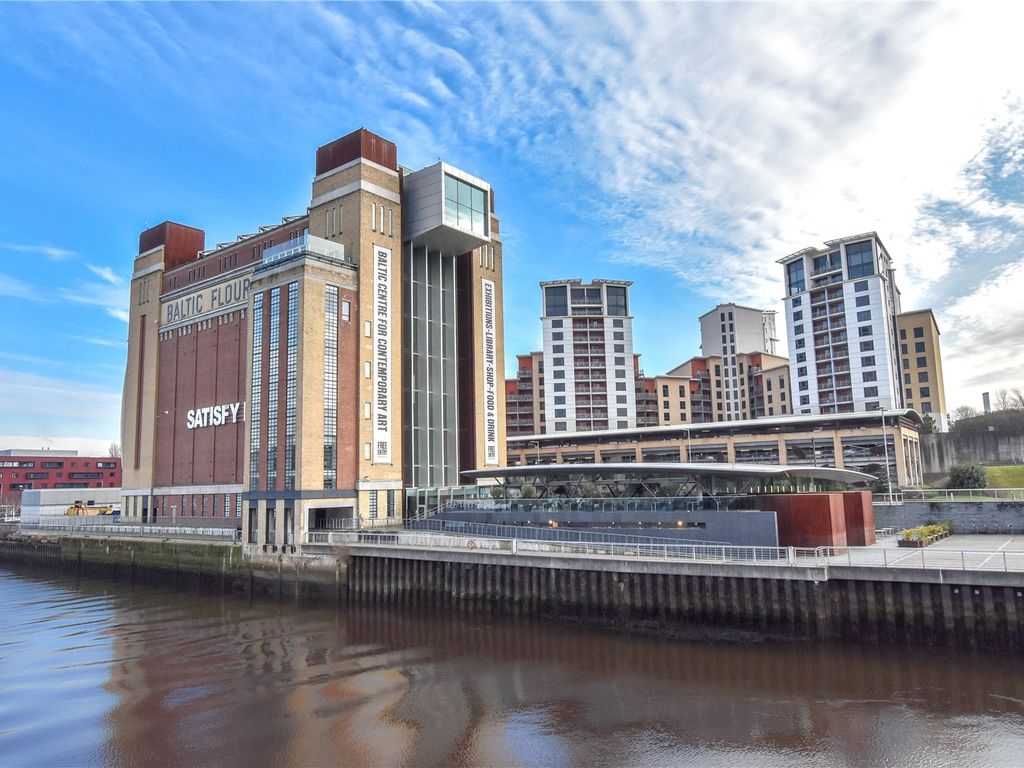 2 bed flat for sale in Baltic Quay, Gateshead NE8, £140,000