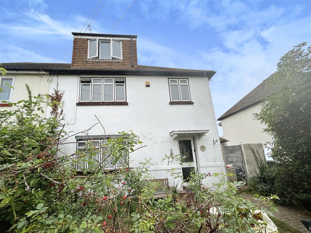 3 bed flat for sale in Grafton Rise, Herne Bay CT6, £250,000