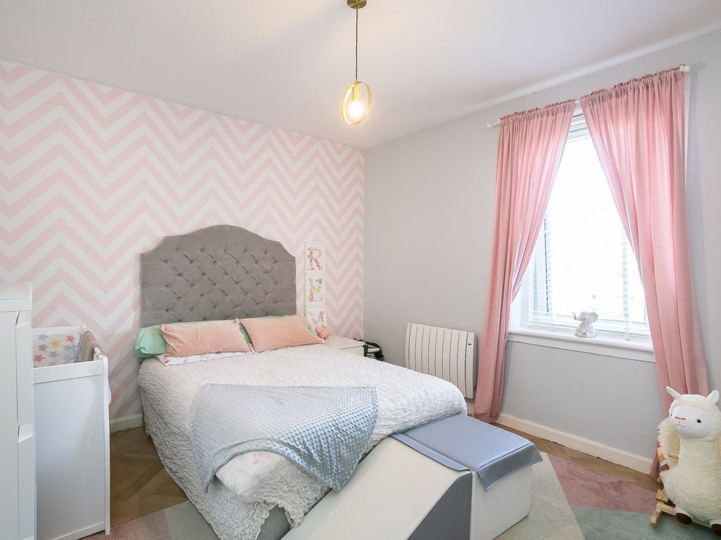 2 bed flat for sale in Craigentinny Road, Craigentinny, Edinburgh EH7, £155,000