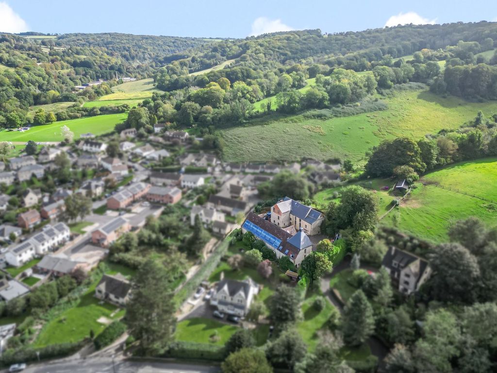 2 bed flat for sale in Tetbury Lane, Nailsworth GL6, £285,000