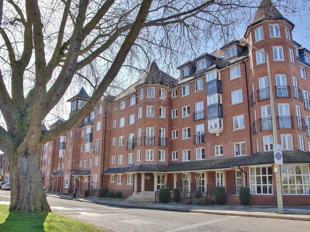 1 bed flat for sale in Castlemeads Court, Westgate Street, Gloucester GL1, £120,000