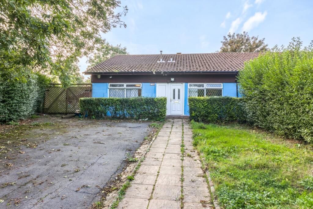 3 bed bungalow for sale in Jonathans, Coffee Hall, Milton Keynes MK6, £250,000