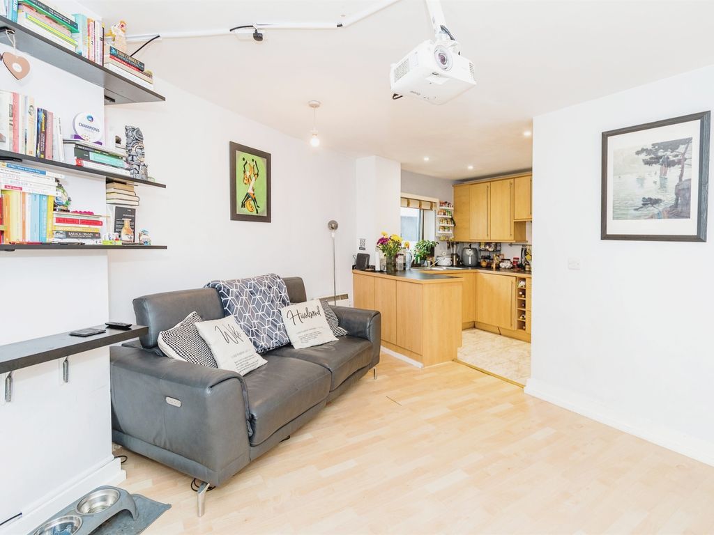 2 bed flat for sale in Channel Way, Ocean Village, Southampton SO14, £220,000