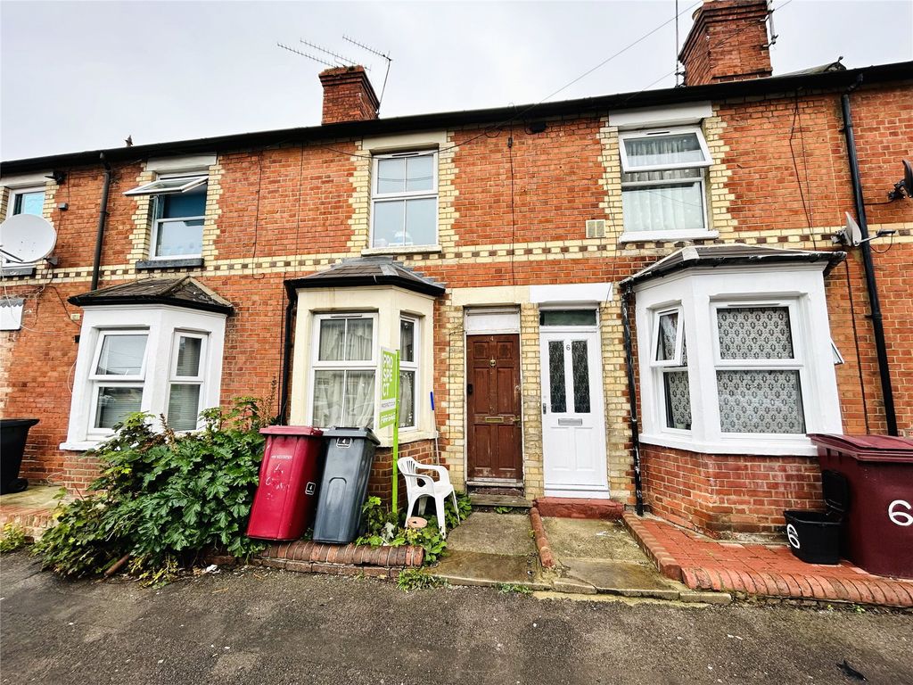 3 bed terraced house for sale in Cannon Street, Reading, Berkshire RG1, £250,000