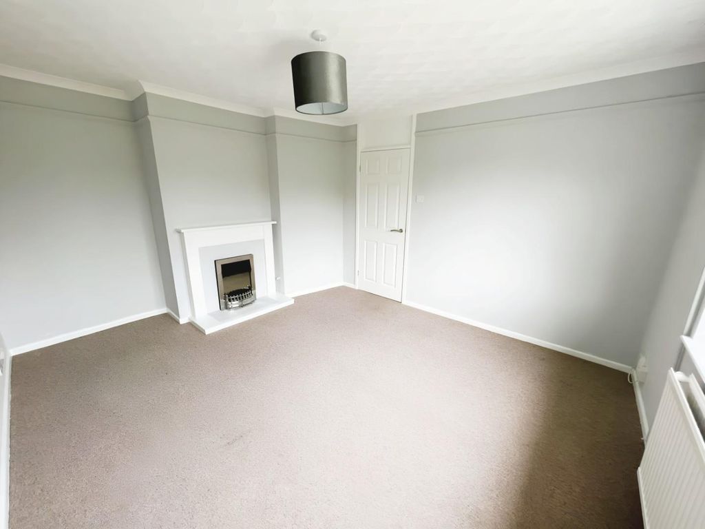 2 bed flat for sale in Nash Close, Keynsham, Bristol BS31, £225,000