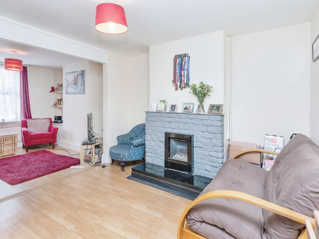 3 bed terraced house for sale in Weston Road, Olney MK46, £325,000