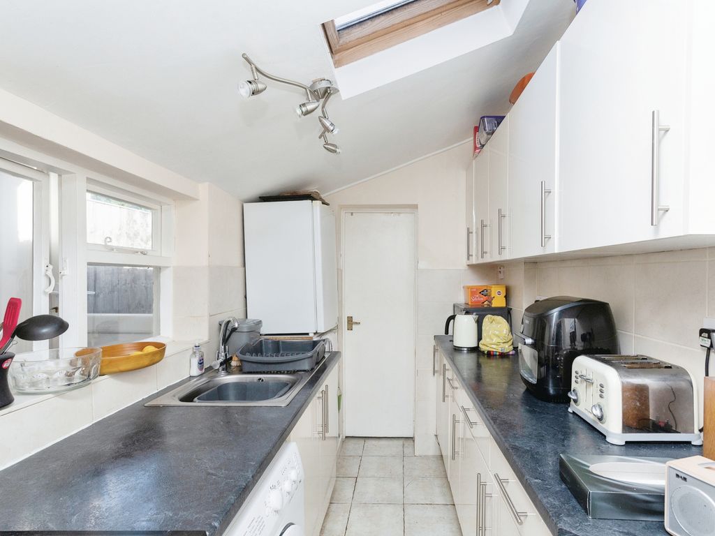 3 bed terraced house for sale in Weston Road, Olney MK46, £325,000