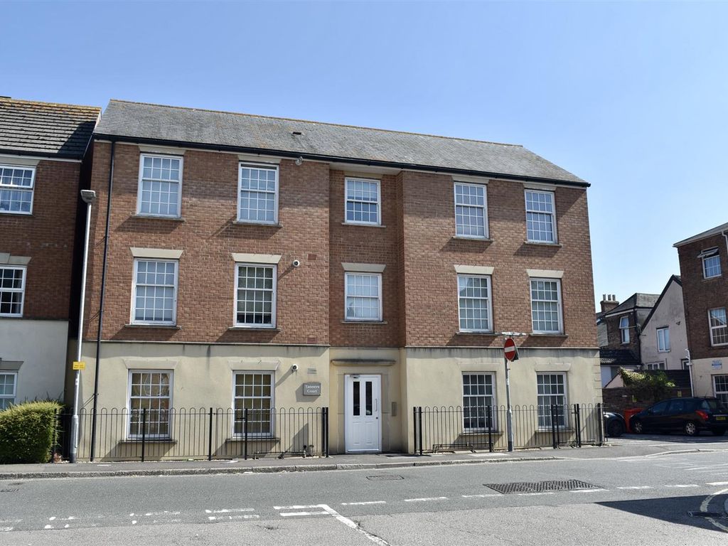 2 bed flat for sale in Tanners Court, Somerset TA1, £130,000