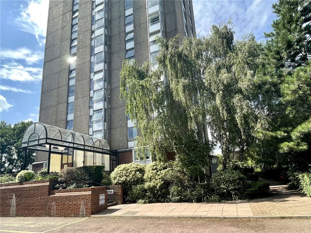 2 bed flat for sale in Eagle Heights, Bramlands Close, Battersea, London SW11, £300,000