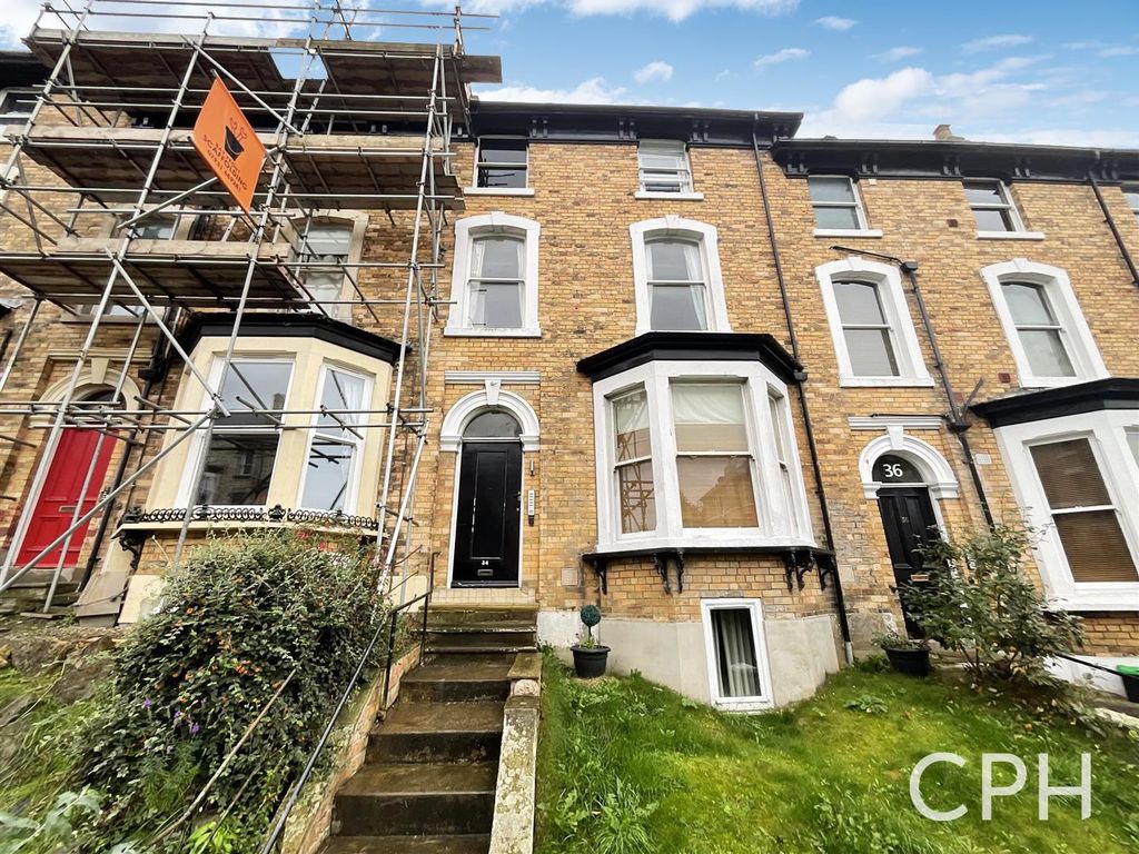 1 bed flat for sale in Westbourne Grove, Scarborough YO11, £85,000