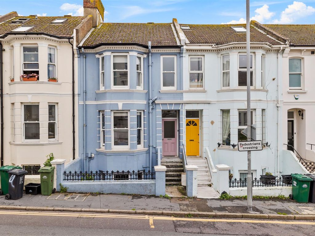 1 bed flat for sale in Queens Park Road, Brighton BN2, £280,000