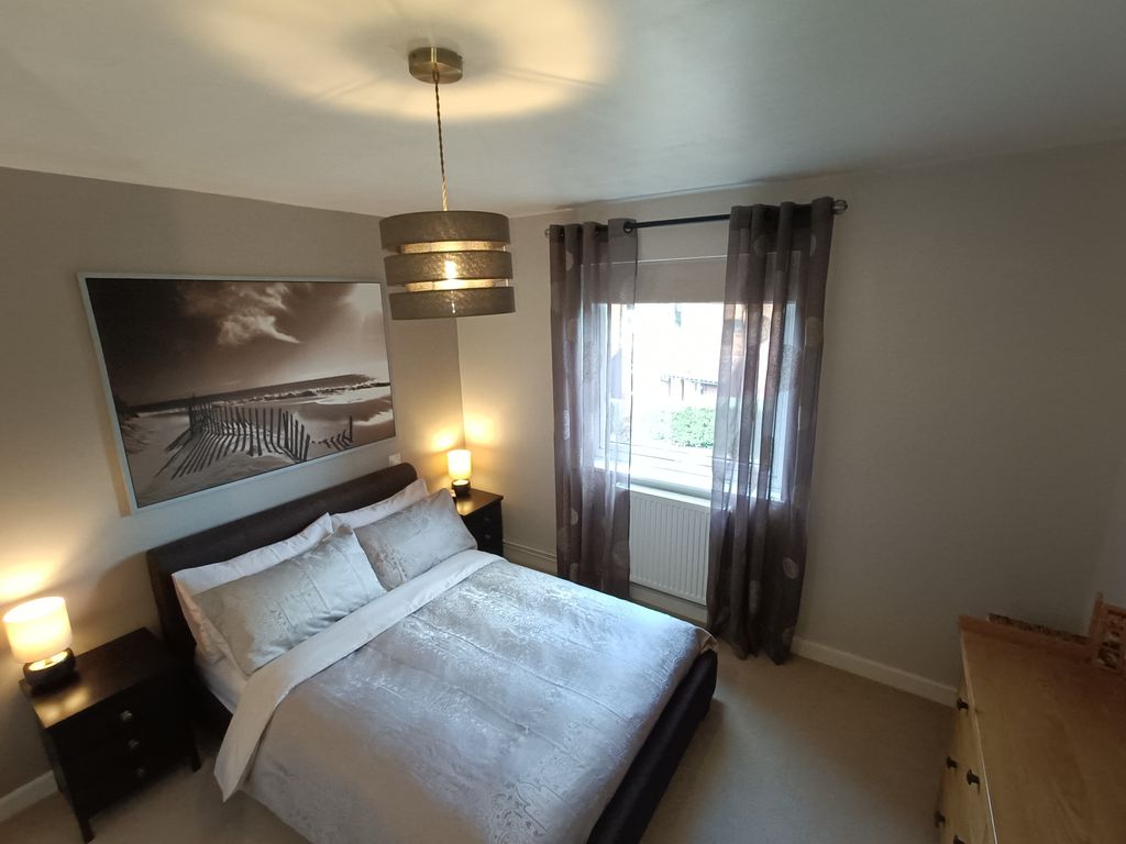 1 bed maisonette for sale in Brownbaker Court, Milton Keynes, United Kingdom MK14, £185,000