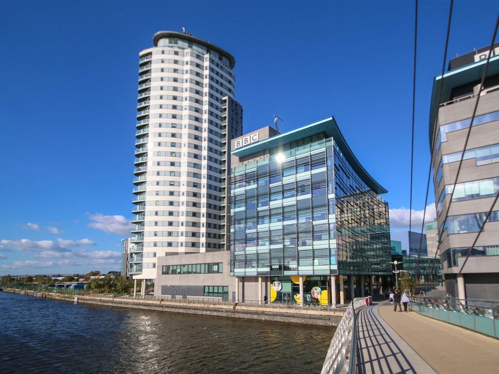 2 bed flat for sale in The Heart, Blue, Media City Uk M50, £160,000