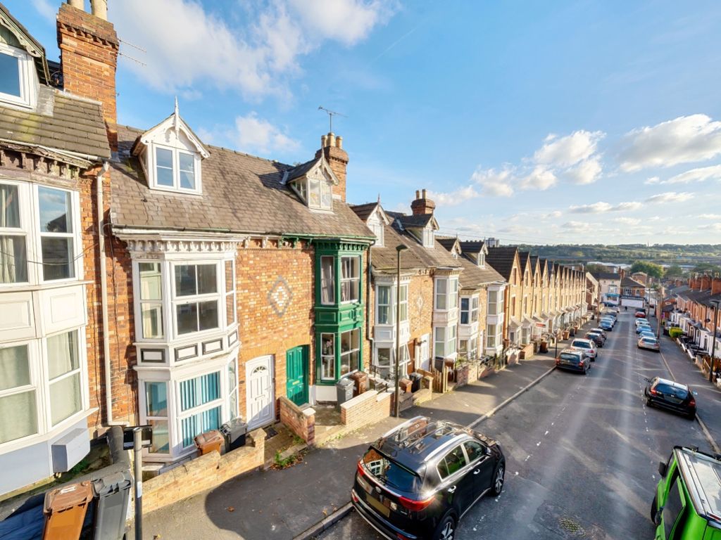 3 bed terraced house for sale in Arboretum Avenue, Lincoln, Lincolnshire LN2, £160,000