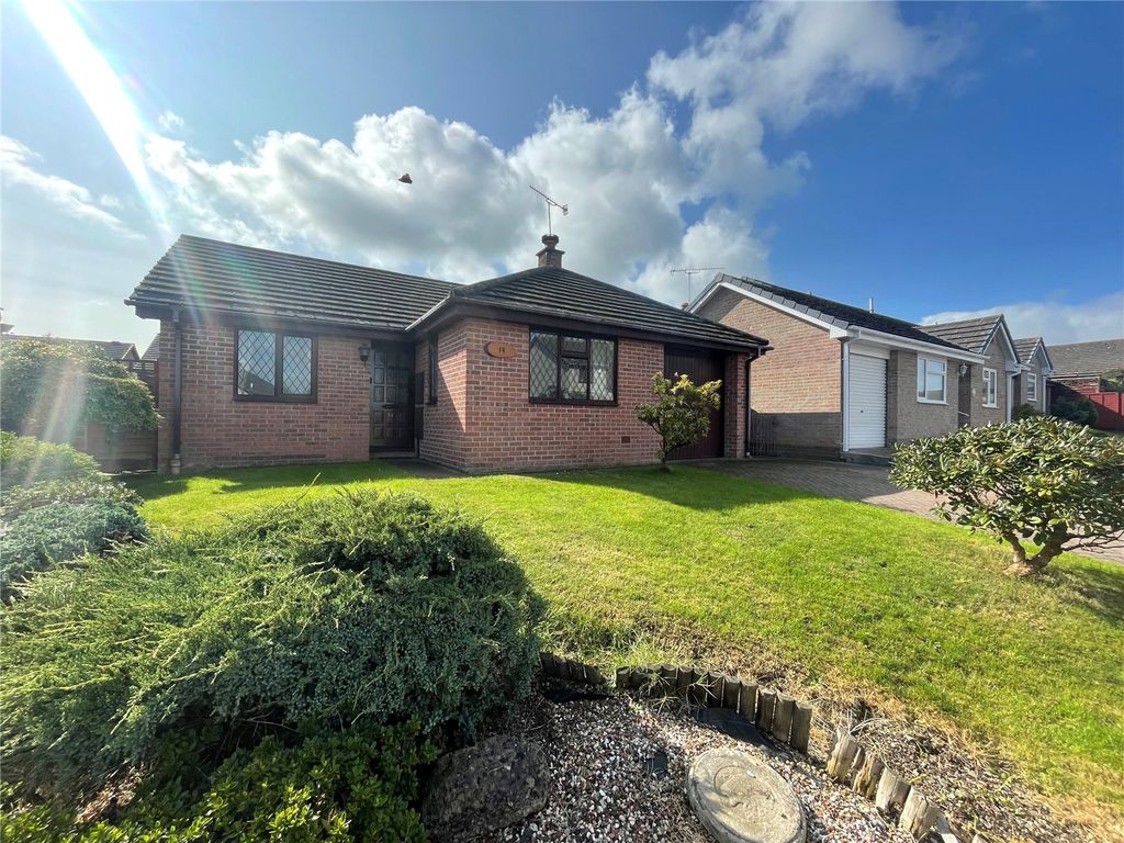 3 bed bungalow for sale in Gwithian Close, Torpoint, Cornwall PL11, £260,000