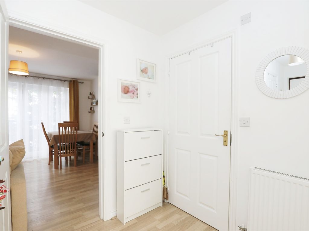 2 bed flat for sale in Huxley Court, Stratford-Upon-Avon CV37, £180,000