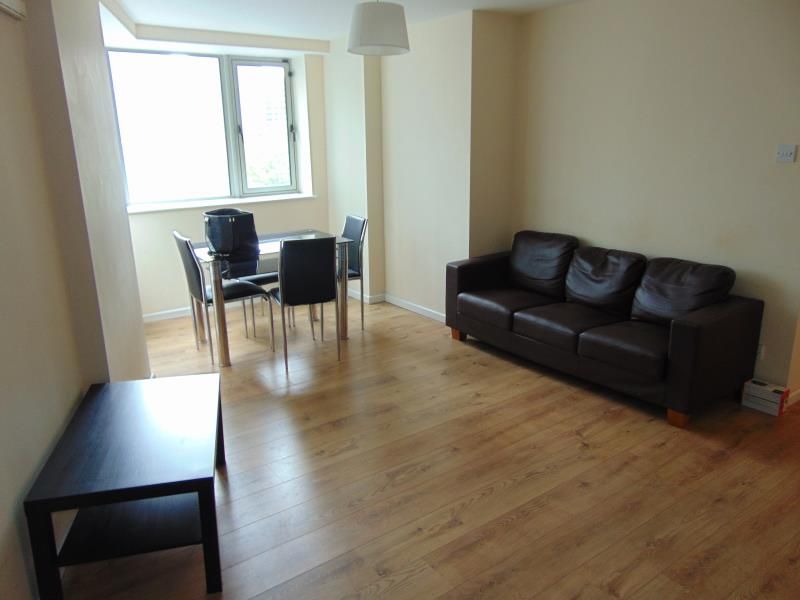 2 bed flat for sale in Old Snow Hill, Birmingham B4, £170,000
