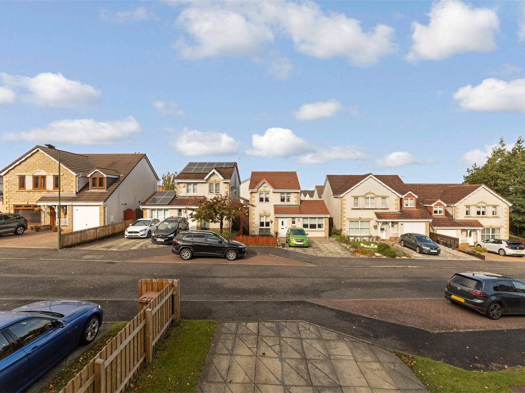 4 bed detached house for sale in Foxdale Drive, Bonnybridge, Stirlingshire FK4, £245,000