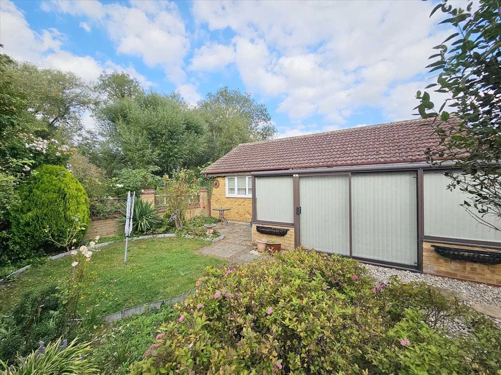 2 bed bungalow for sale in Beck Close, Ruskington, Sleaford NG34, £210,000