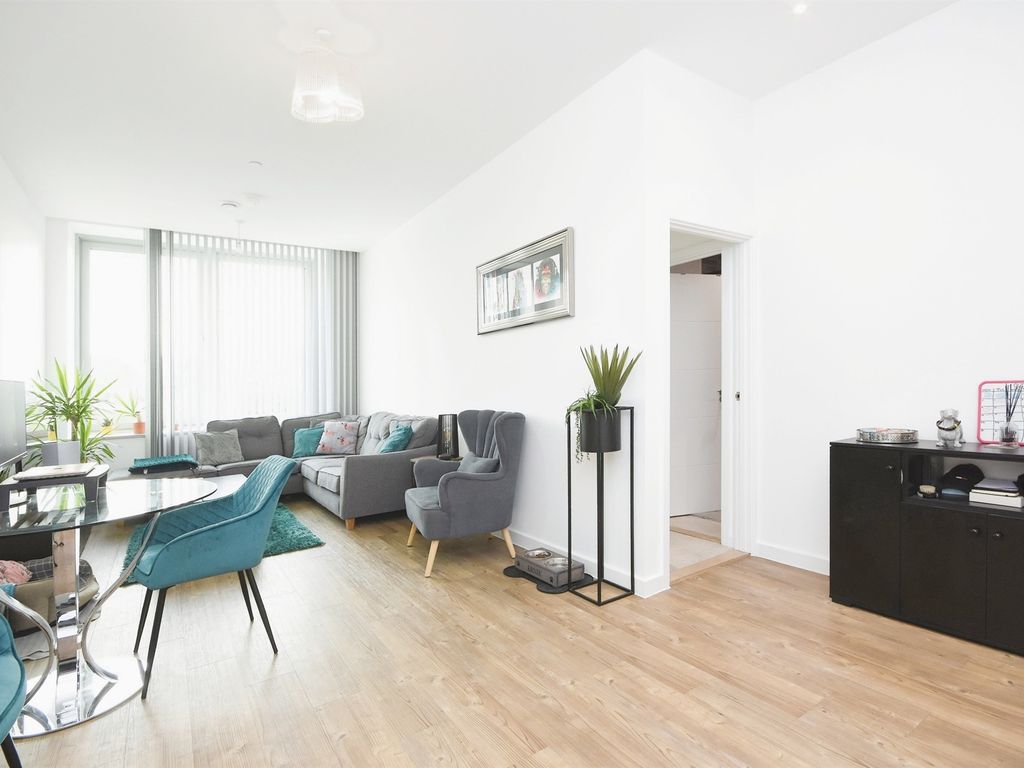 1 bed flat for sale in Eagle Way, Great Warley, Brentwood CM13, £280,000