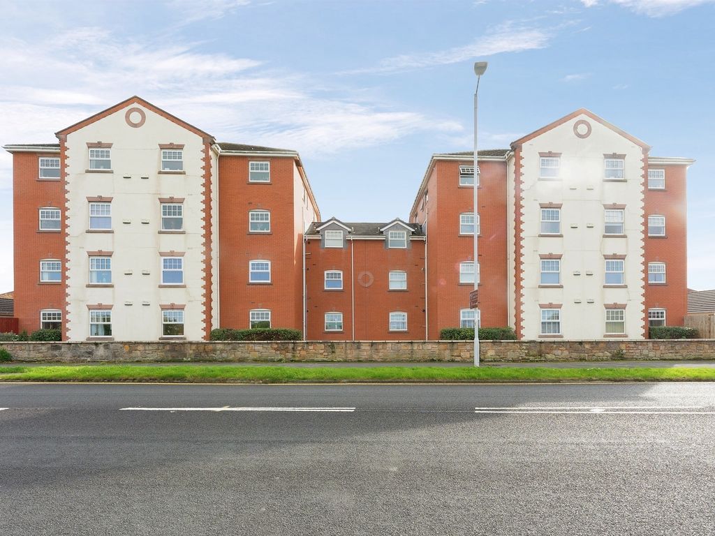 2 bed flat for sale in Leasowe Road, Wirral CH46, £115,000