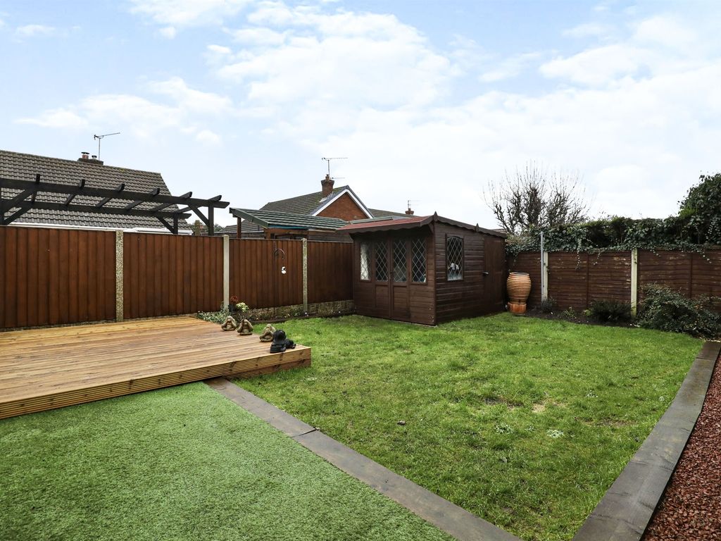 3 bed detached bungalow for sale in Brigg Road, Broughton, Brigg DN20, £240,000