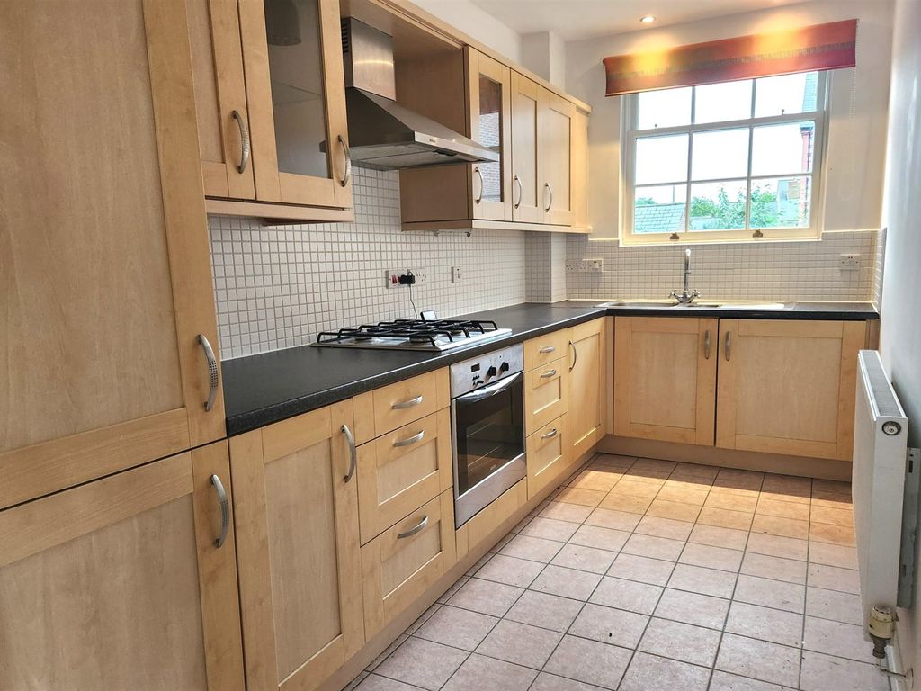 2 bed flat for sale in Pewterspear Green Road, Appleton, Warrington WA4, £185,000